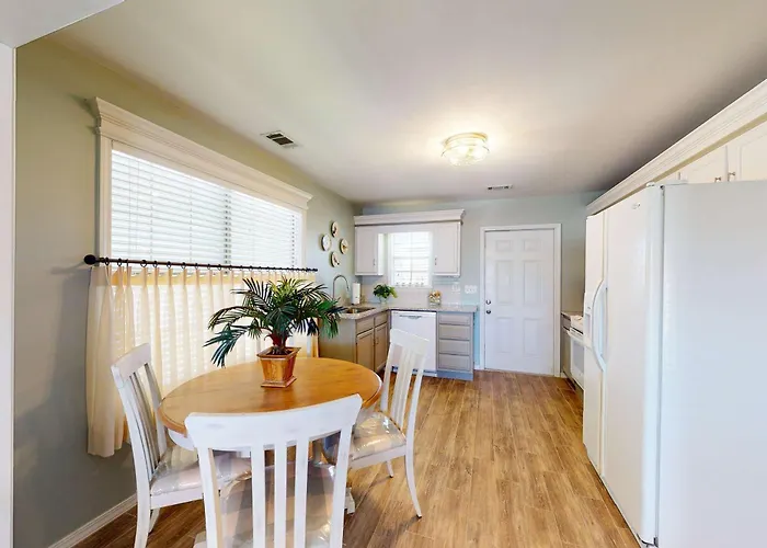Tranquil Gulf Escape With 2 Decks Access Nearby Ac & Free Wifi
