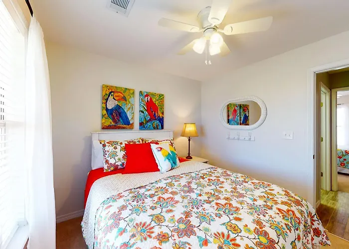Tranquil Gulf Escape With 2 Decks Access Nearby Ac & Free Wifi Holiday home *